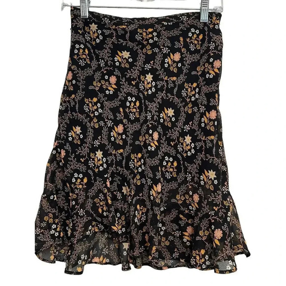 Urban Outfitters women’s Black Floral chiffon ruffled skirt. Size small - Picture 1 of 7
